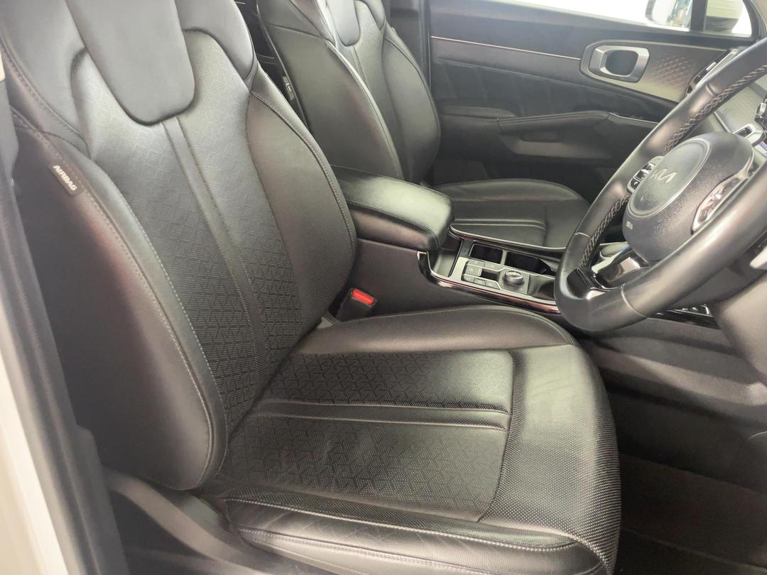 Photo '16' of KIA Sorento