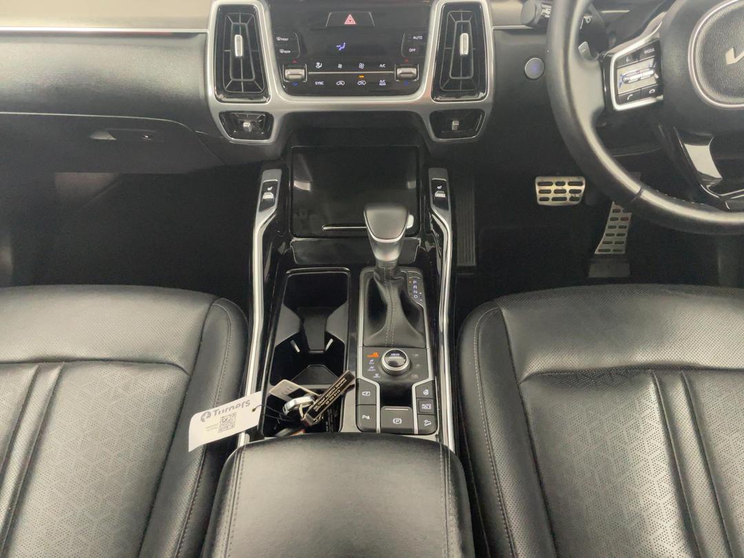Photo '18' of KIA Sorento