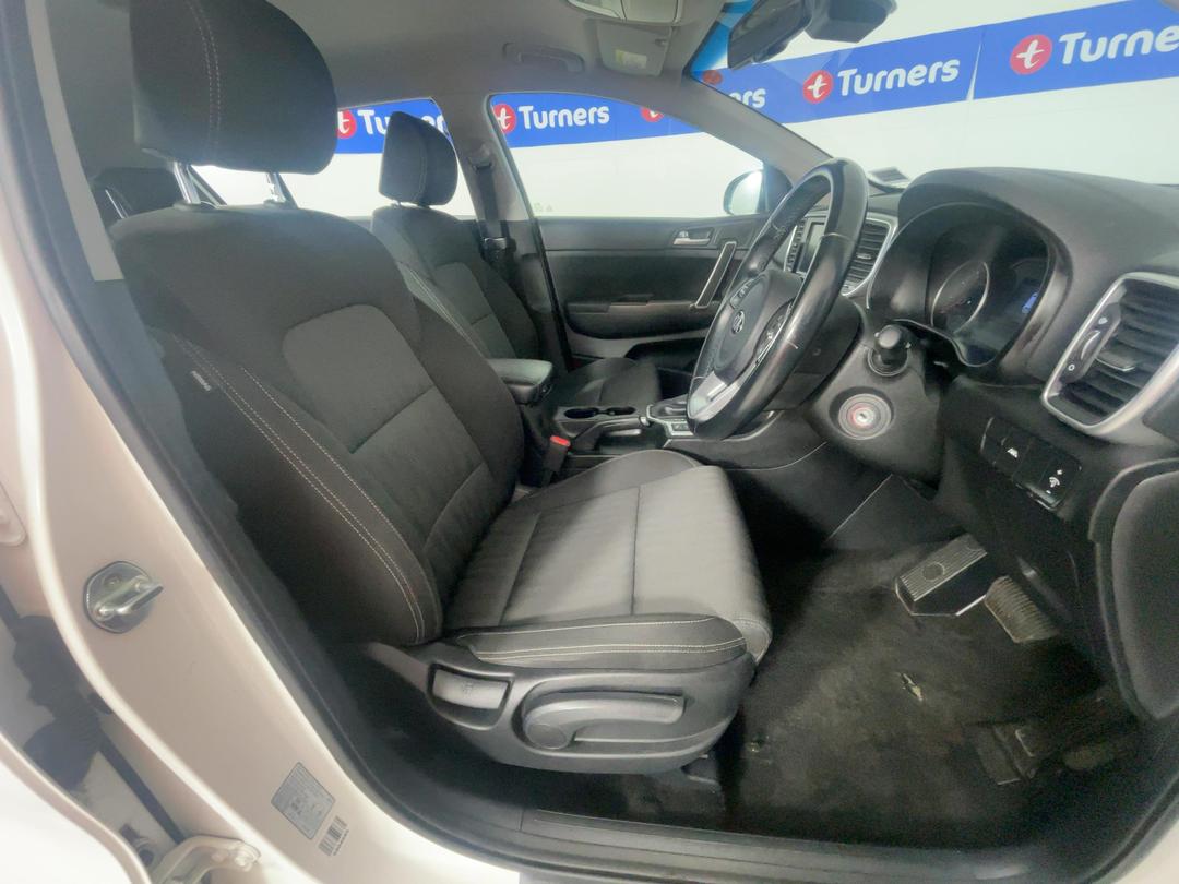 Photo '16' of KIA Sportage