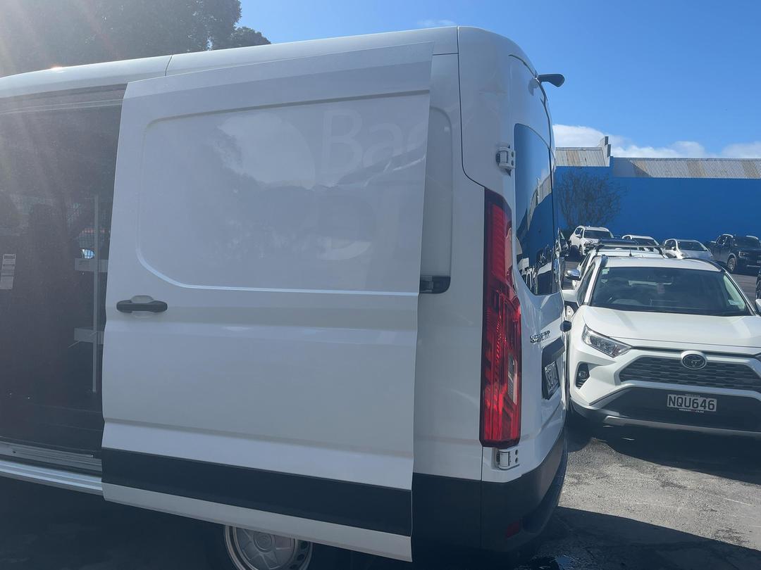 Photo '19' of LDV Deliver 9