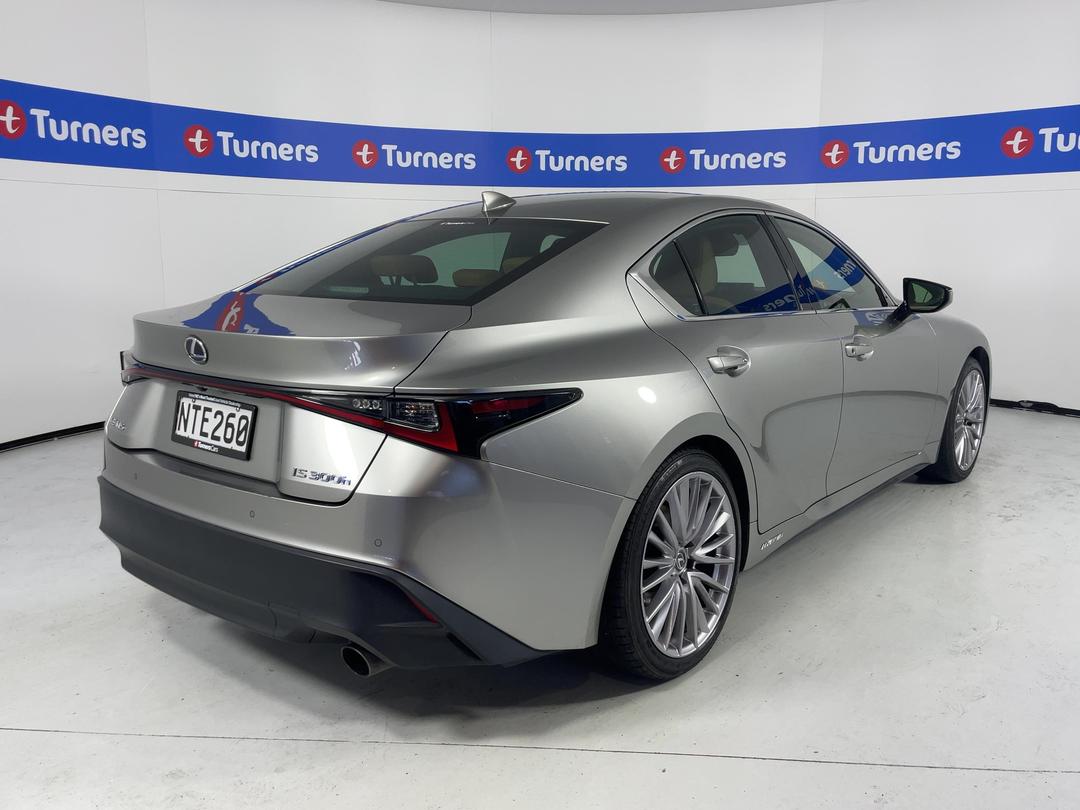 Photo '7' of Lexus IS300H