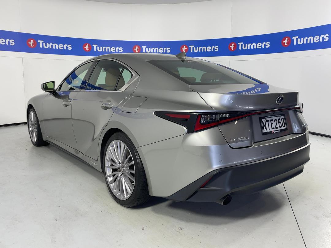 Photo '5' of Lexus IS300H