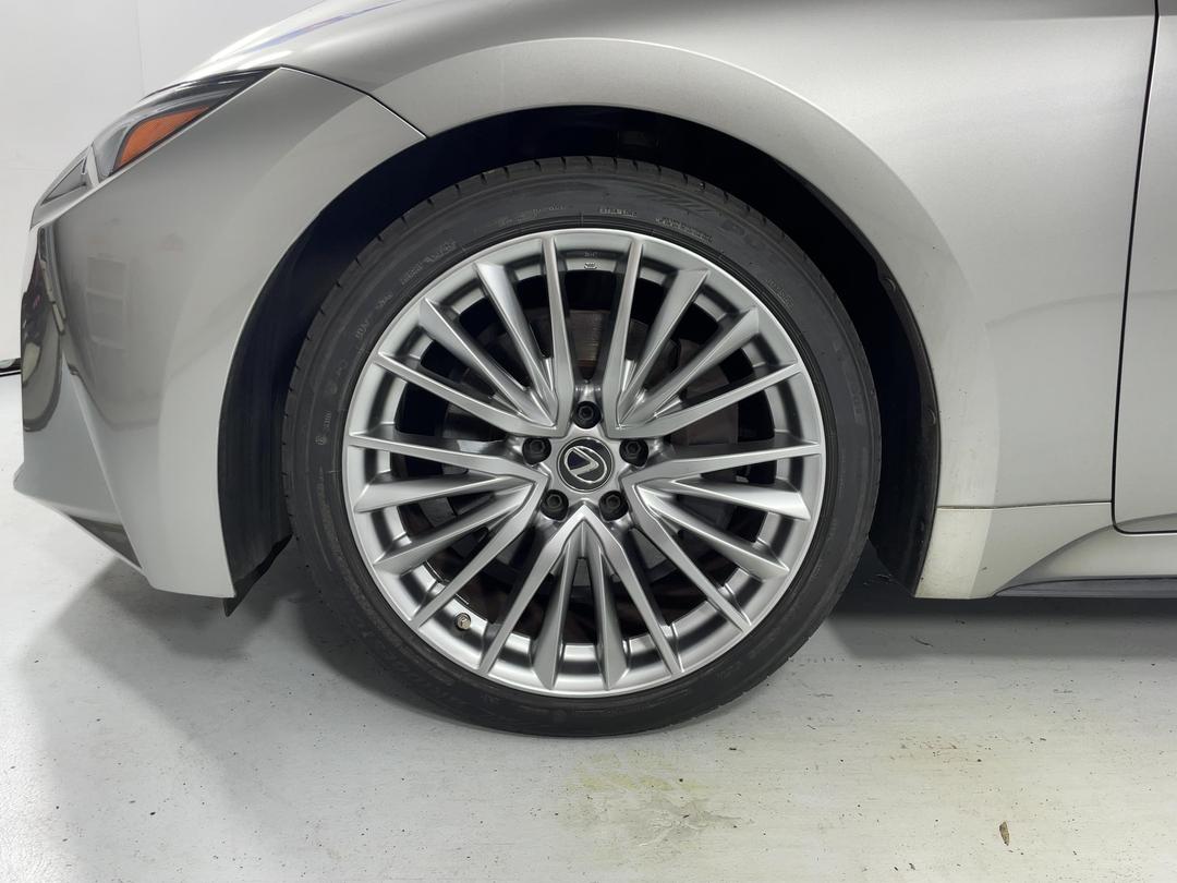 Photo '10' of Lexus IS300H