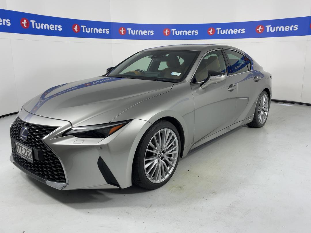 Photo '4' of Lexus IS300H