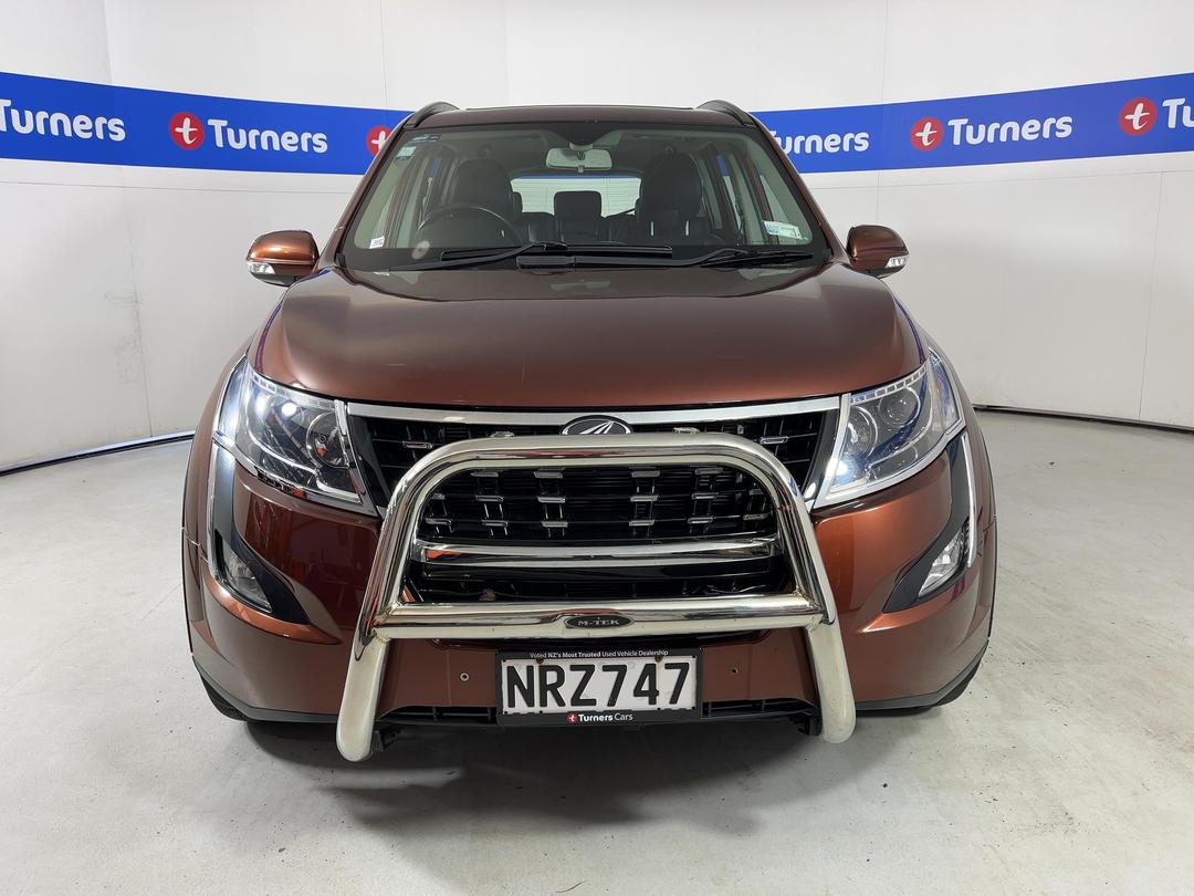 Photo '2' of Mahindra XUV