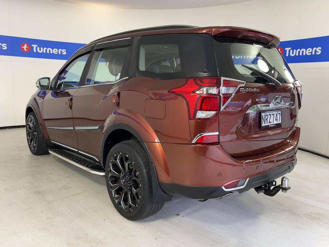 Photo '5' of Mahindra XUV
