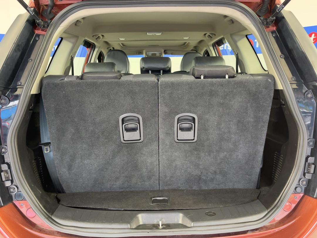 Photo '14' of Mahindra XUV