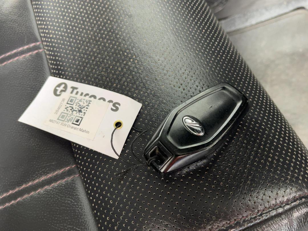 Photo '22' of Mahindra XUV