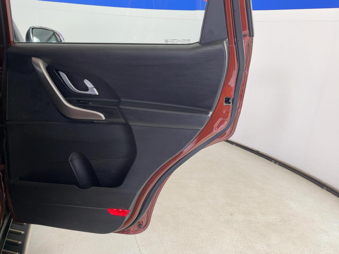 Photo '19' of Mahindra XUV