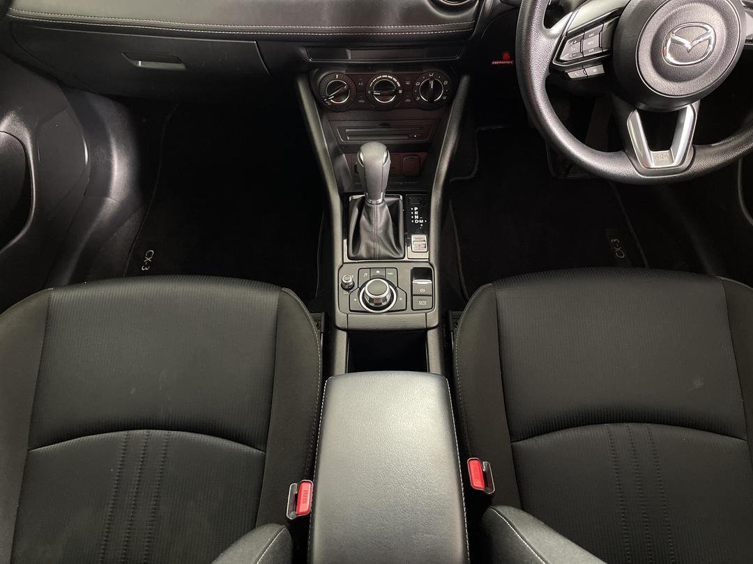 Photo '18' of Mazda CX-3