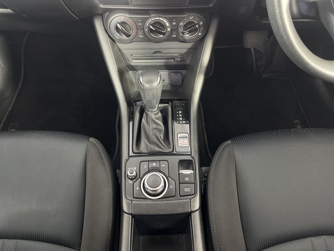 Photo '18' of Mazda CX-3