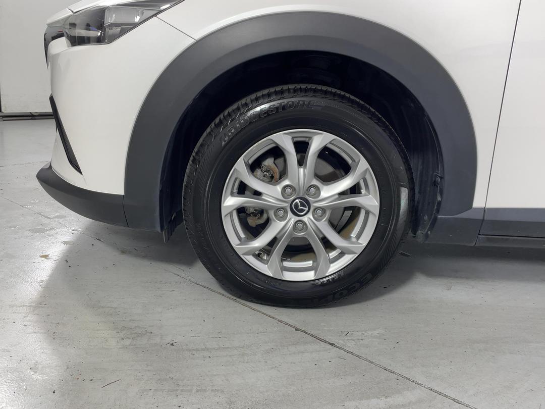 Photo '10' of Mazda CX-3