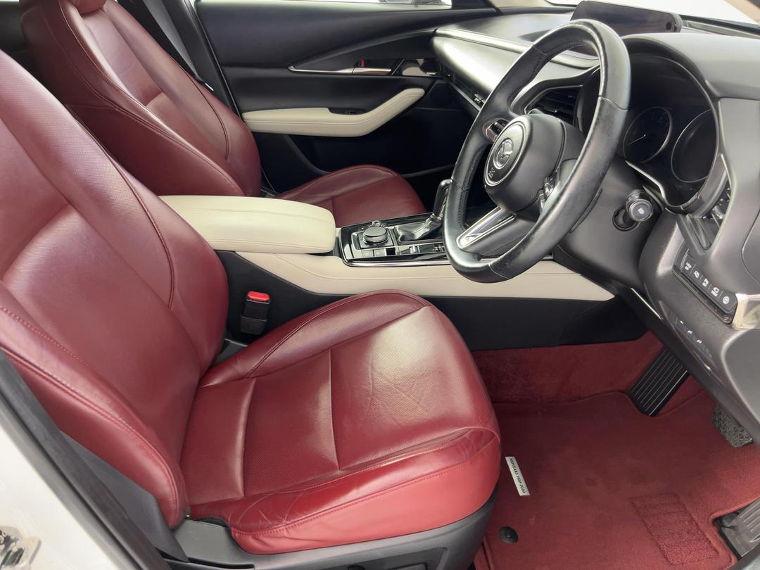 Photo '16' of Mazda CX-30