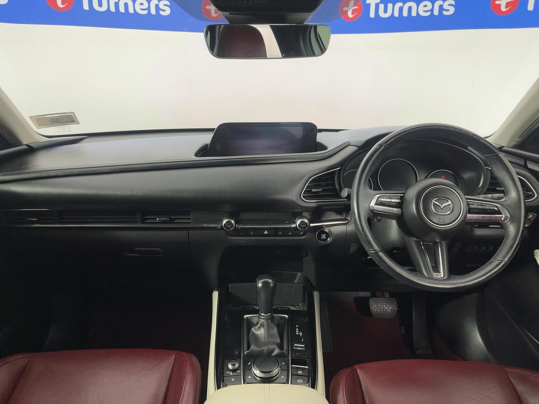 Photo '17' of Mazda CX-30