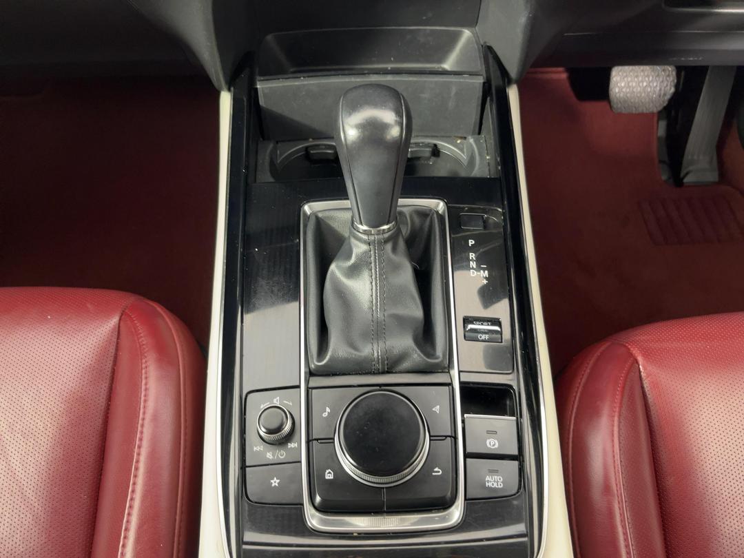 Photo '18' of Mazda CX-30