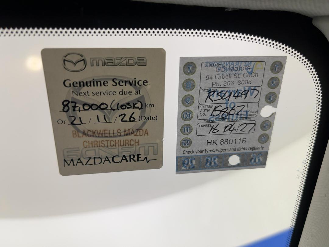 Photo '30' of Mazda CX-30