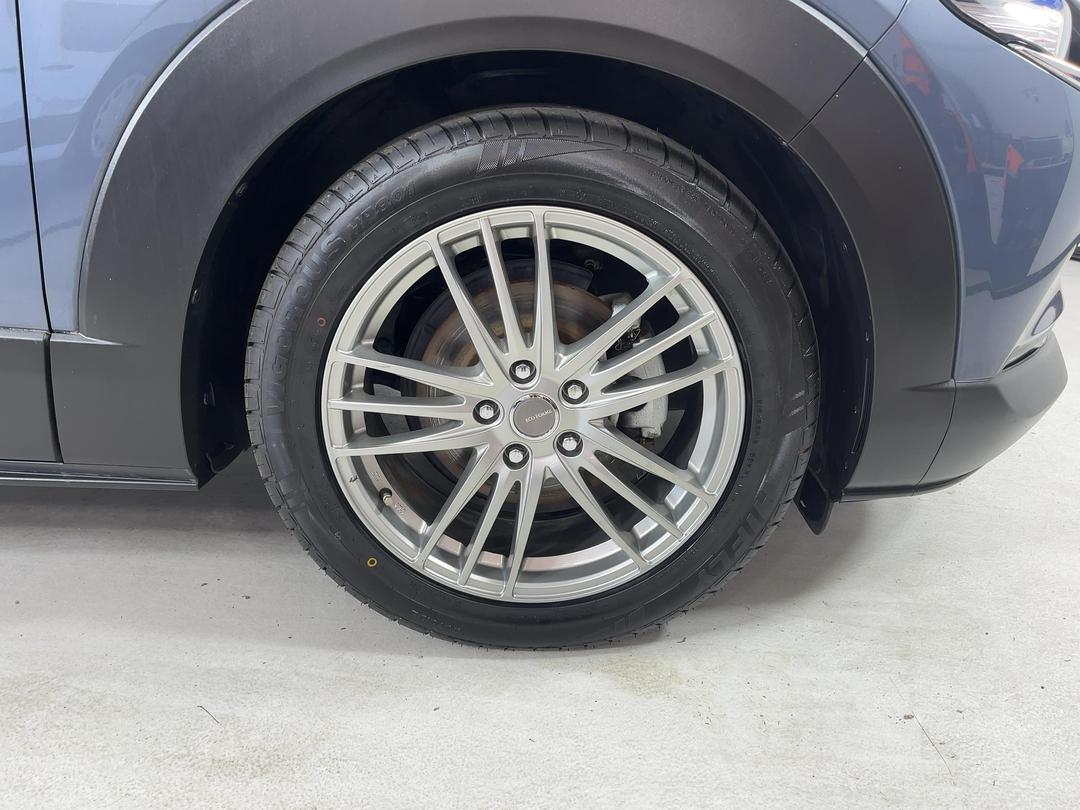 Photo '9' of Mazda CX-30