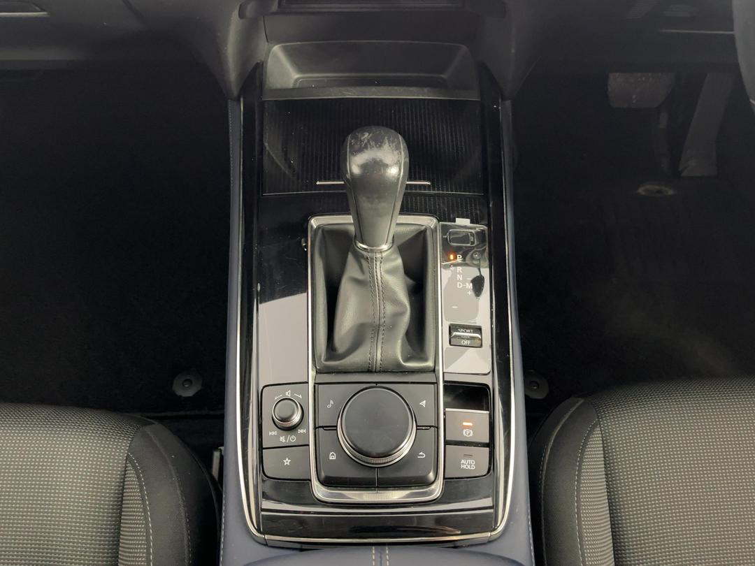 Photo '18' of Mazda CX-30