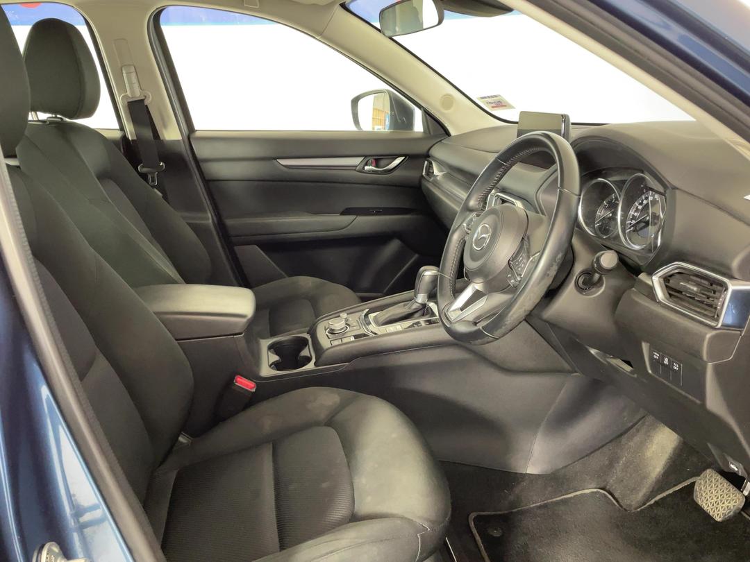 Photo '16' of Mazda CX-5
