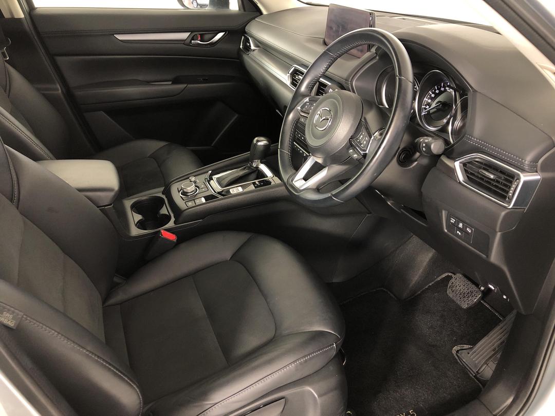 Photo '16' of Mazda CX-5