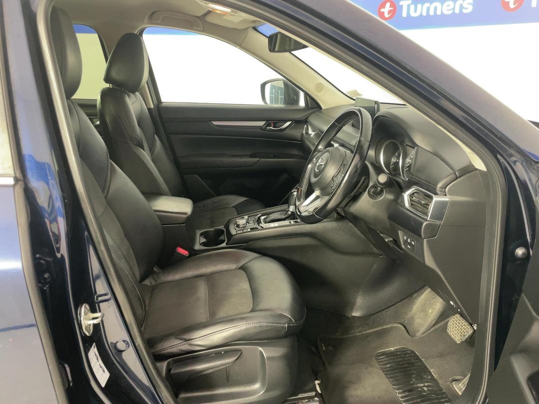 Photo '16' of Mazda CX-5