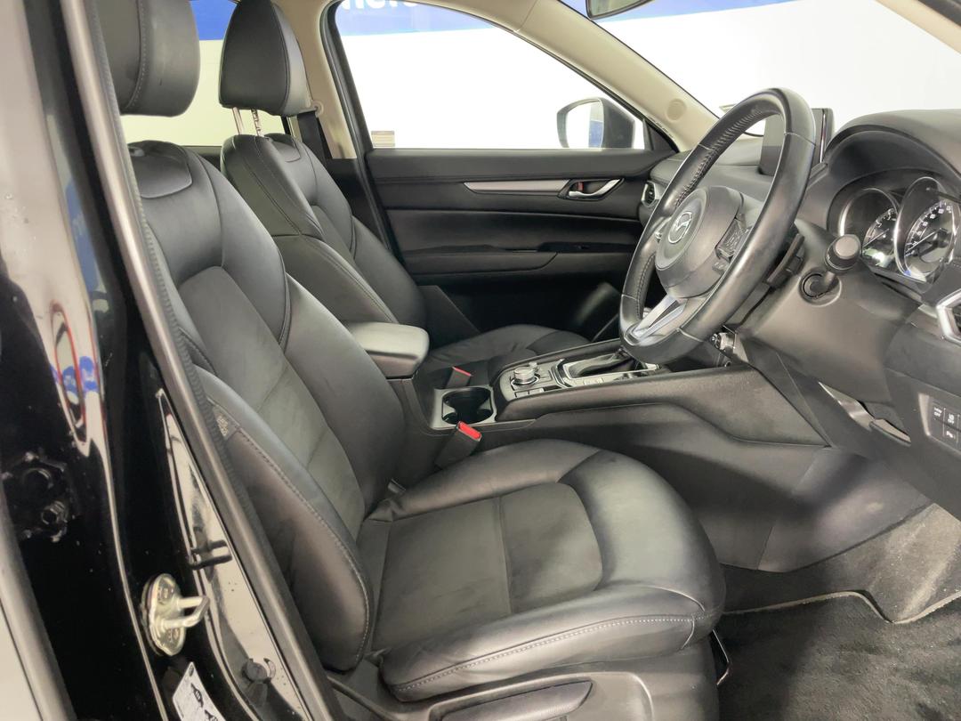 Photo '16' of Mazda CX-5