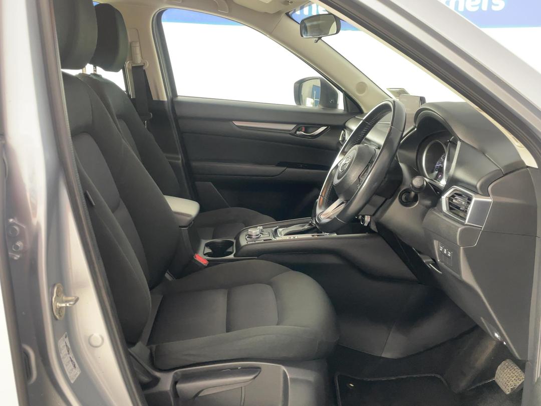 Photo '16' of Mazda CX-5
