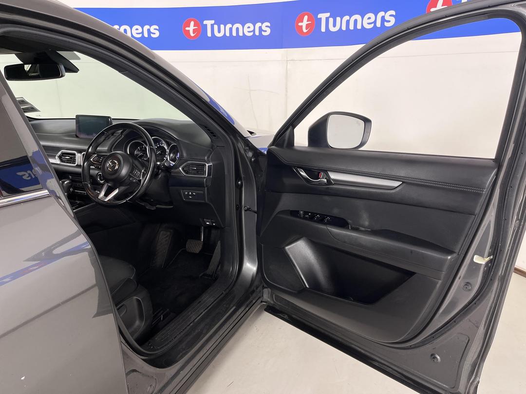 Photo '15' of Mazda CX-8