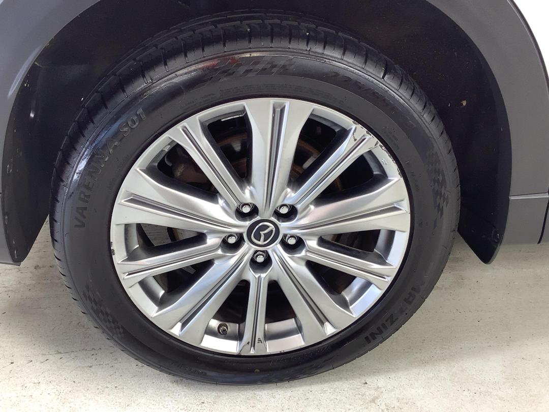 Photo '12' of Mazda CX-8