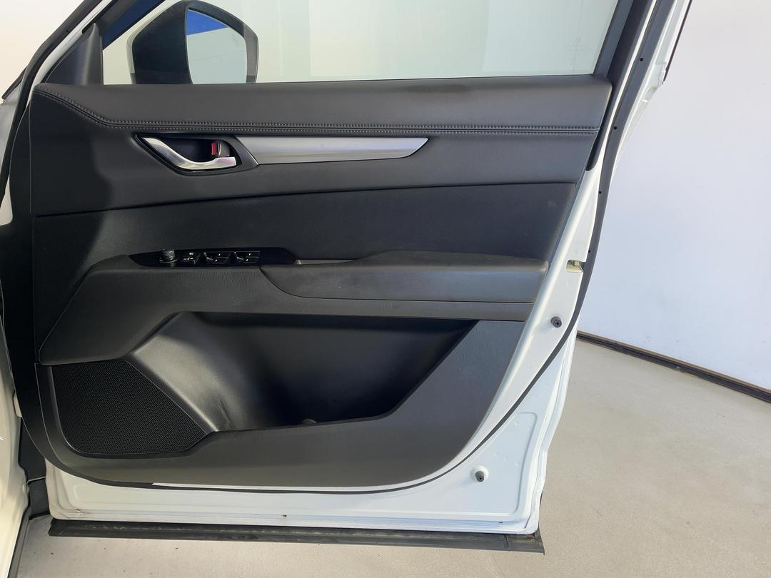 Photo '15' of Mazda CX-8