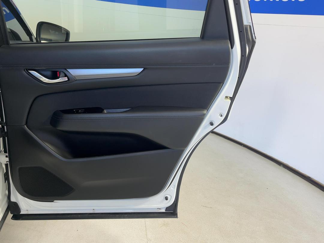 Photo '19' of Mazda CX-8