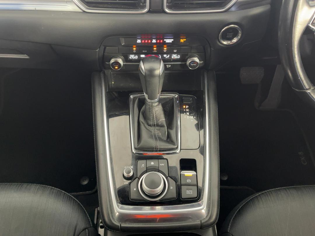 Photo '18' of Mazda CX-8