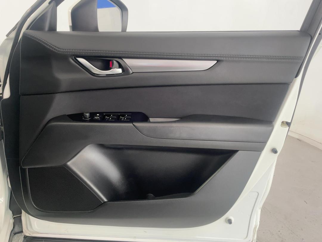 Photo '15' of Mazda CX-8