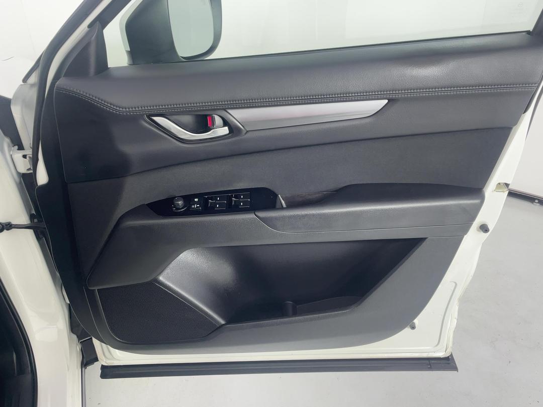 Photo '15' of Mazda CX-8