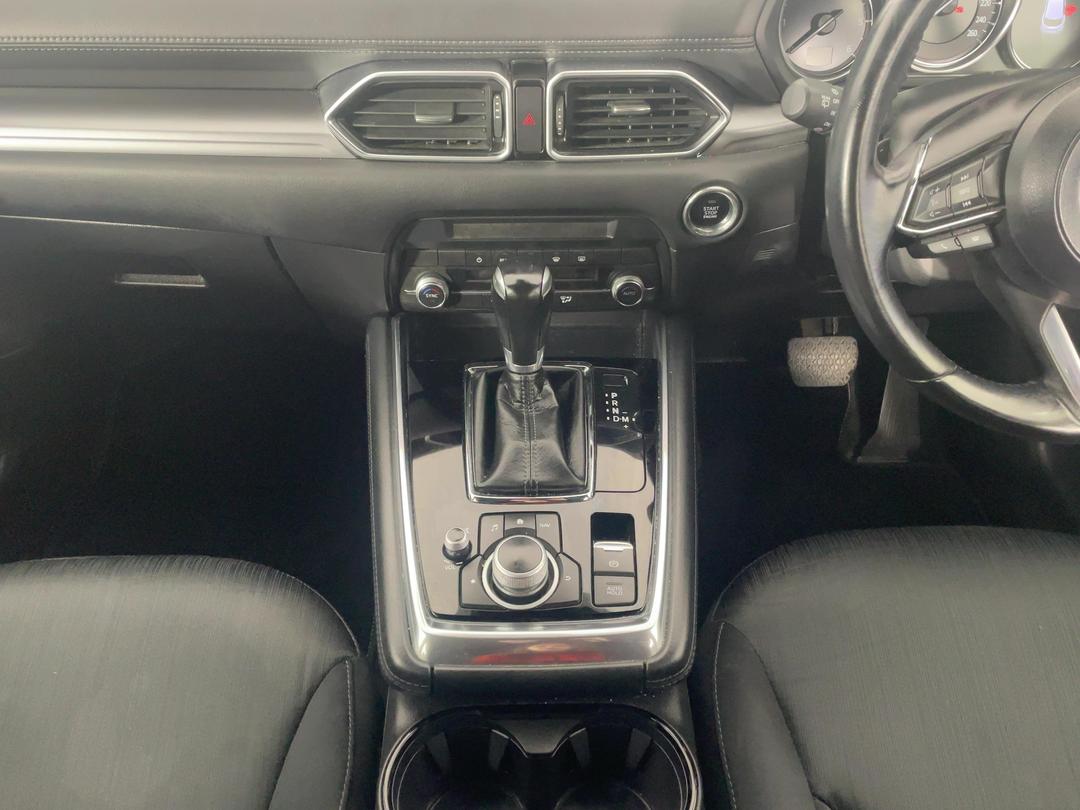 Photo '18' of Mazda CX-8