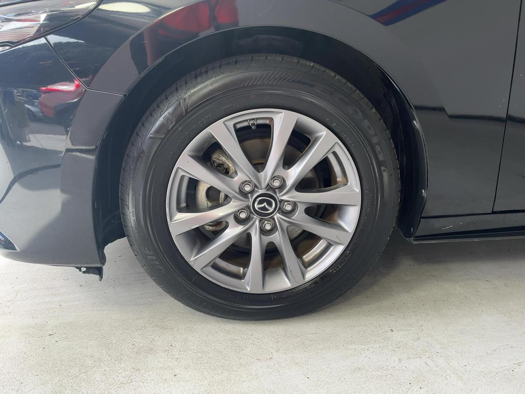 Photo '10' of Mazda Mazda3