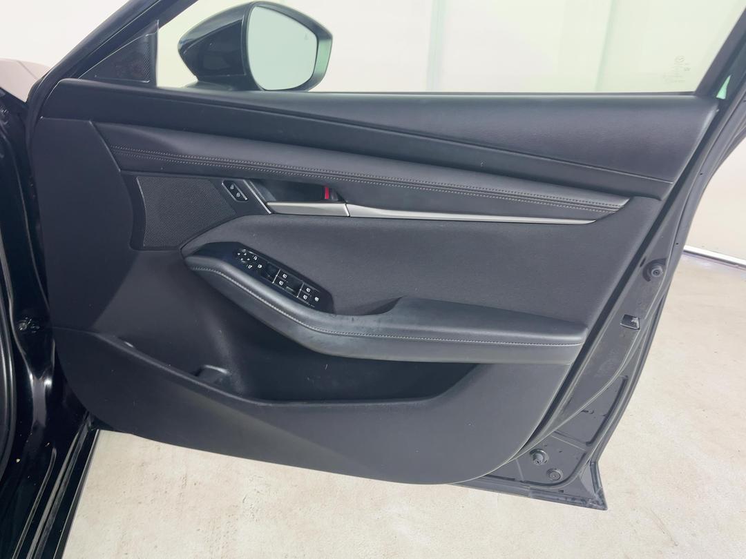 Photo '15' of Mazda Mazda3