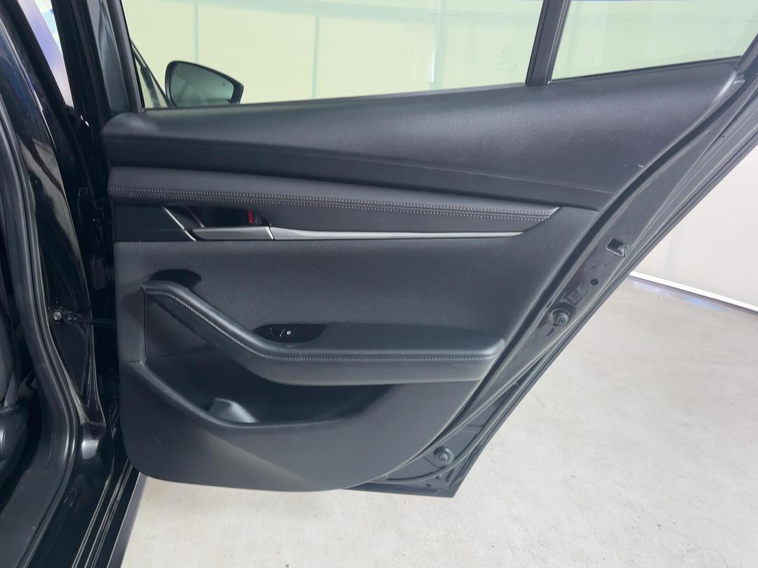 Photo '19' of Mazda Mazda3