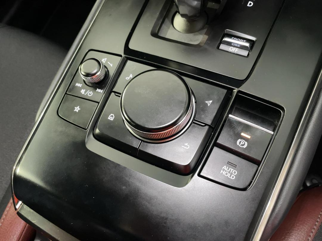 Photo '33' of Mazda MX-30