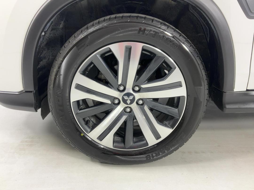 Photo '10' of Mitsubishi ASX