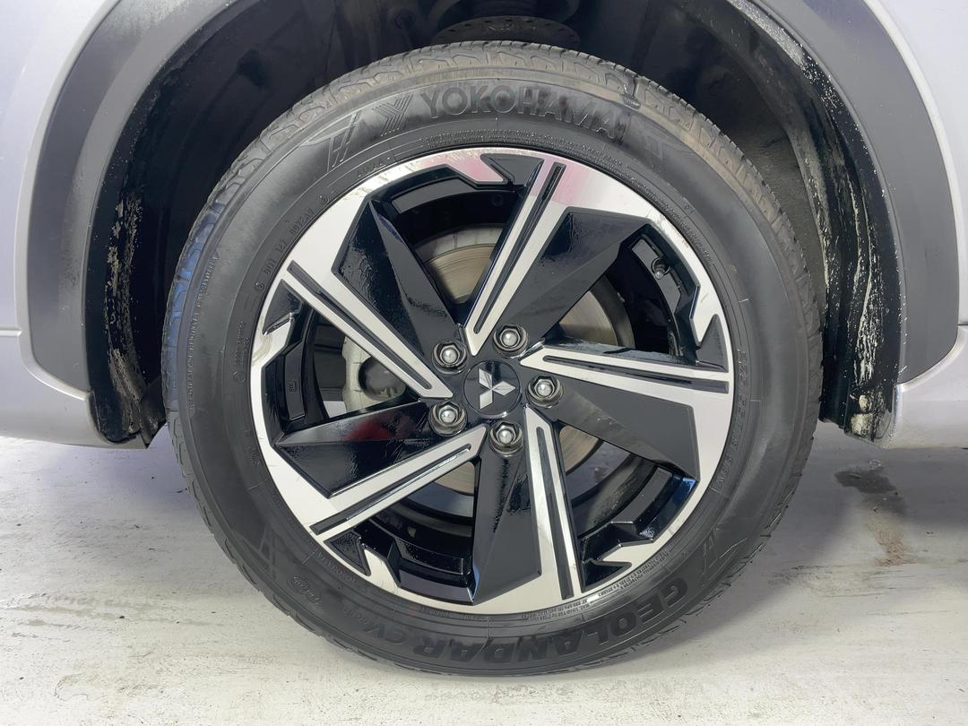 Photo '10' of Mitsubishi Eclipse Cross