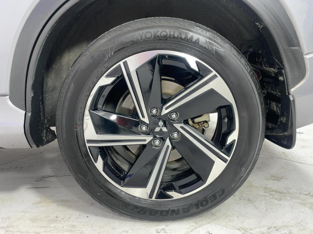 Photo '11' of Mitsubishi Eclipse Cross