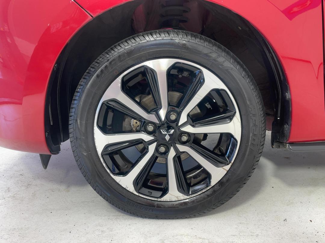 Photo '10' of Mitsubishi Mirage