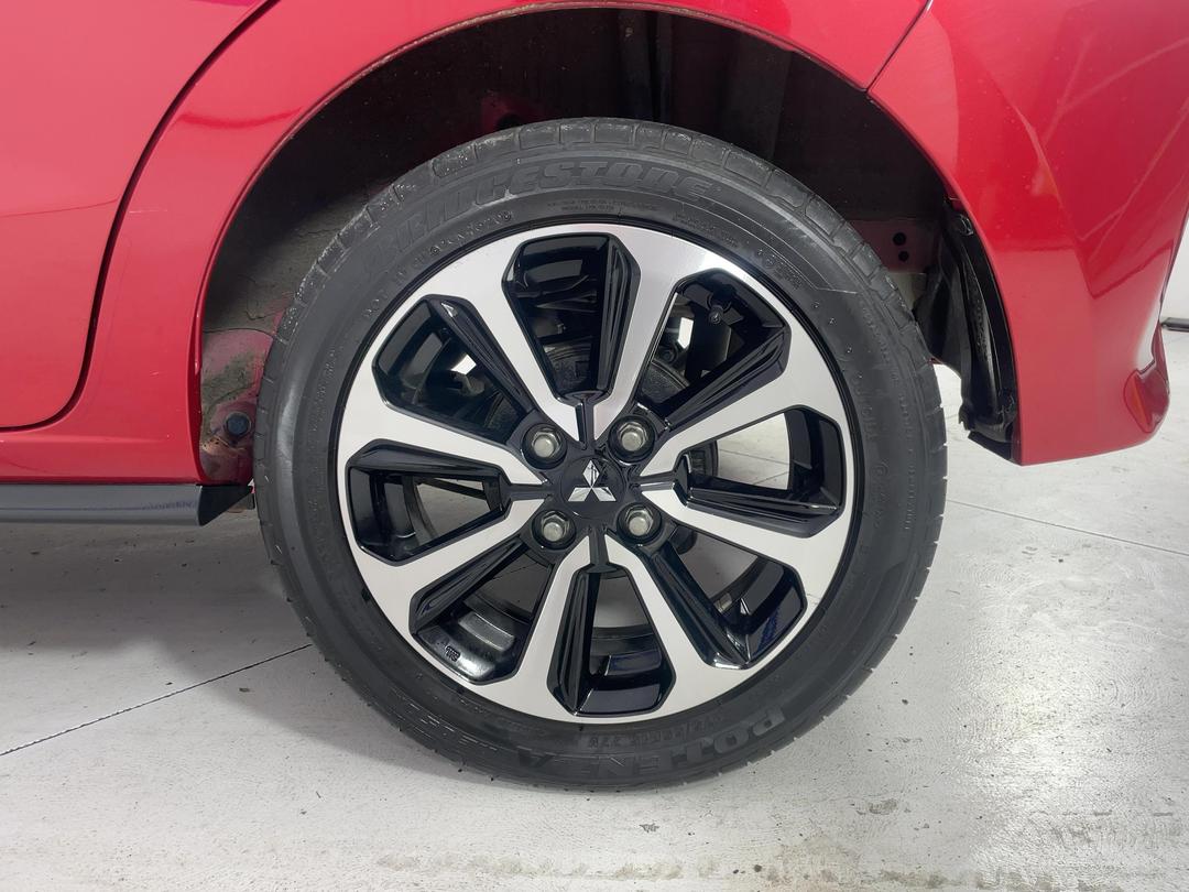 Photo '11' of Mitsubishi Mirage