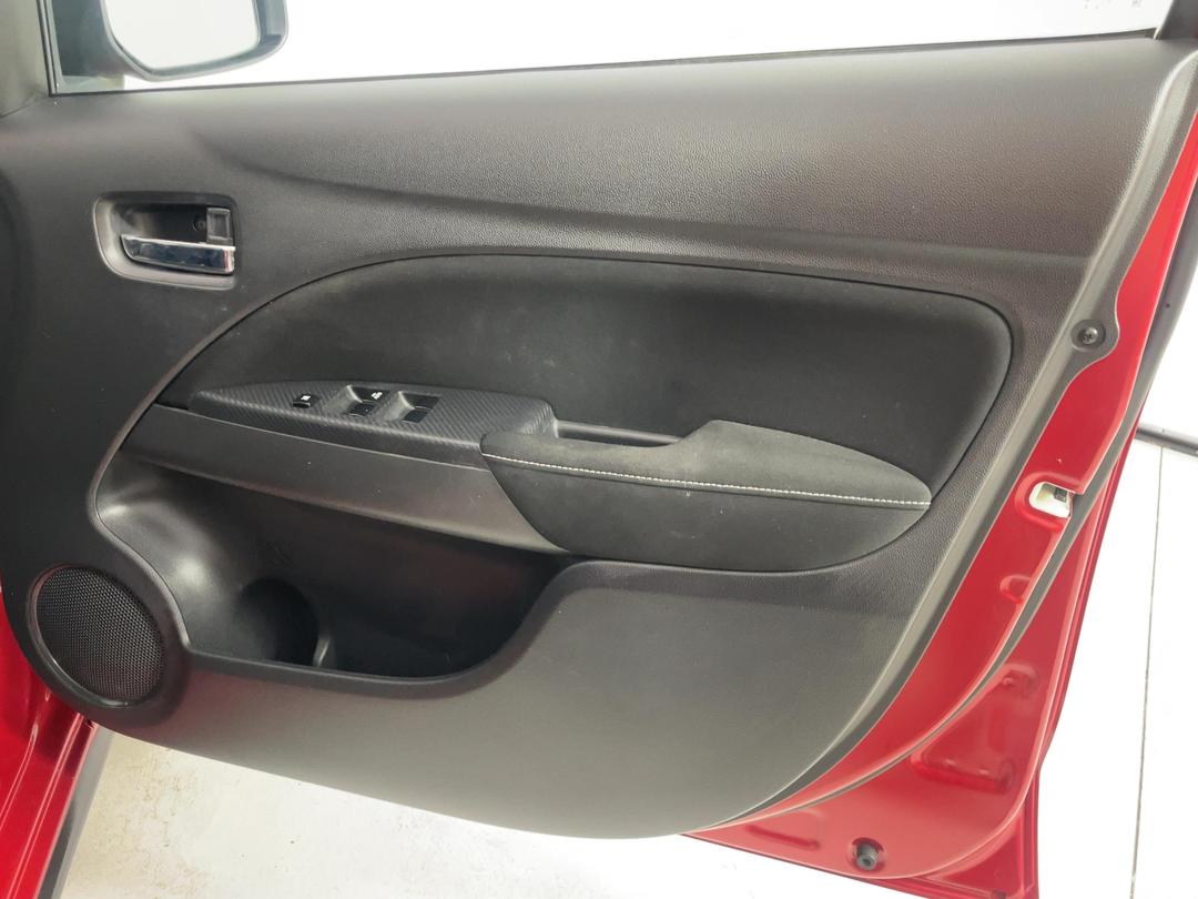 Photo '15' of Mitsubishi Mirage