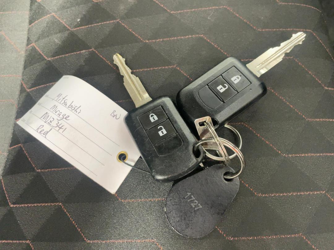 Photo '22' of Mitsubishi Mirage