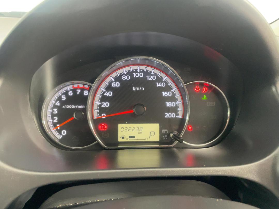 Photo '21' of Mitsubishi Mirage