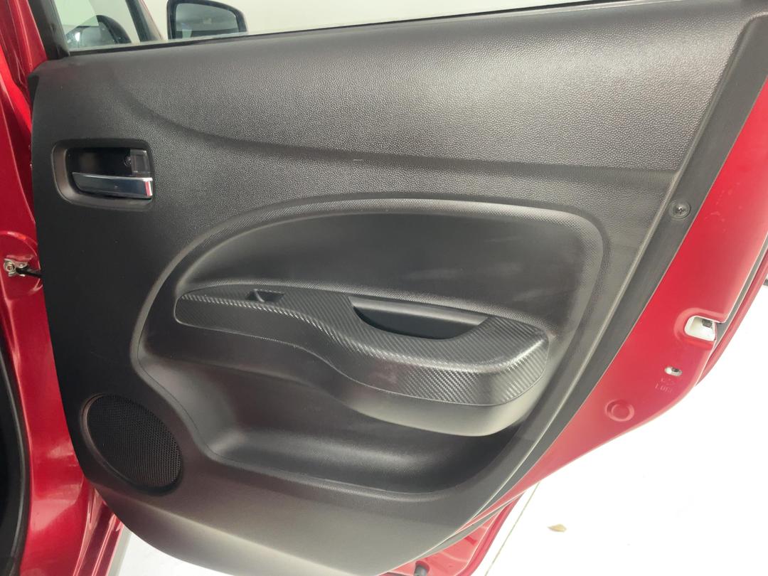 Photo '19' of Mitsubishi Mirage