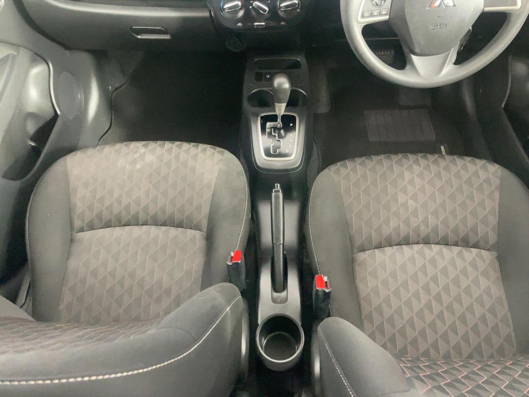 Photo '18' of Mitsubishi Mirage