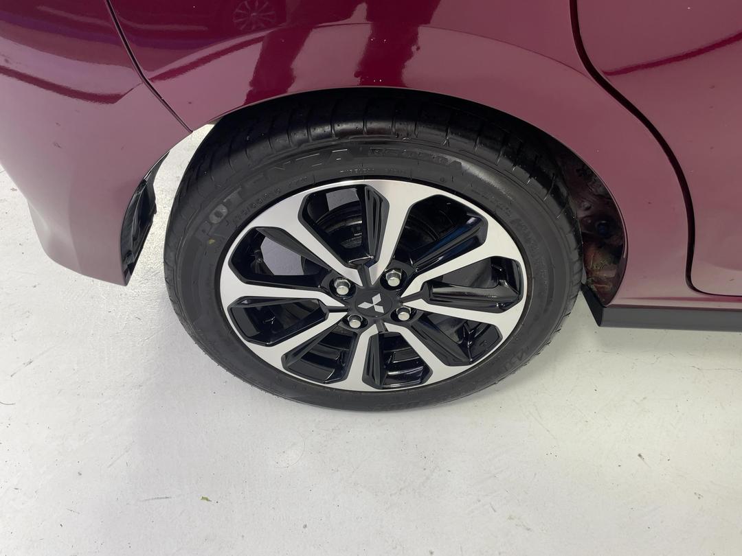 Photo '12' of Mitsubishi Mirage